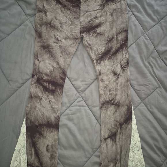 Umgee Tie-Dye Flare Pants with Lace Detail - Brown and Cream- NWOT! - Picture 3 of 3
